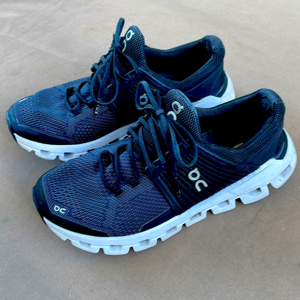 ON CLOUD WOMEN'S RUNNING SHOES SWISS ENGINEERING CLOUDTEC SIZE US 7.5W